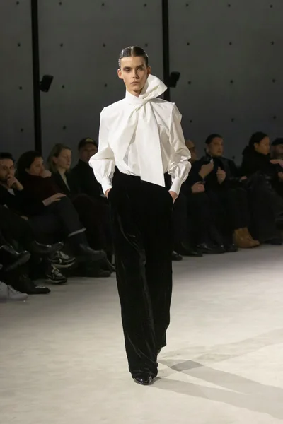 Look 1